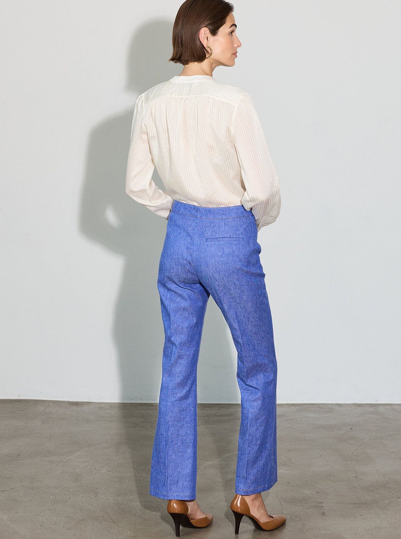 LOLA DENIM - Stretch Crepe Cropped Flare Trouser