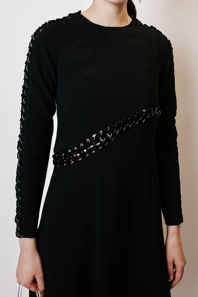 BASIC BLACK DRESS WITH CHAINS