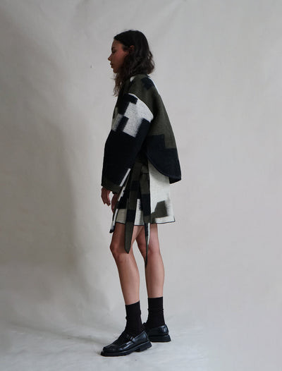 Olivia Cropped Jacket in Oversized Abstract Motif